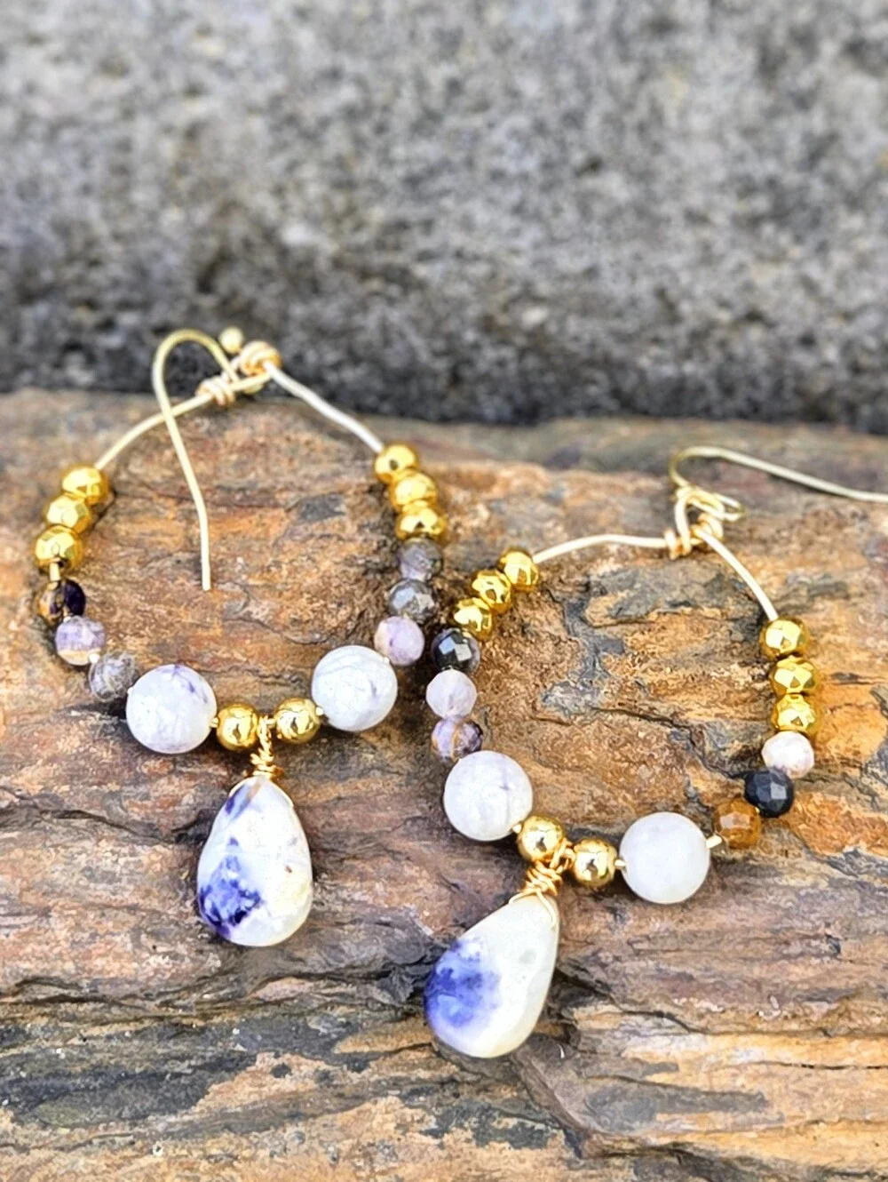 Artisan #elegantearrings please receive